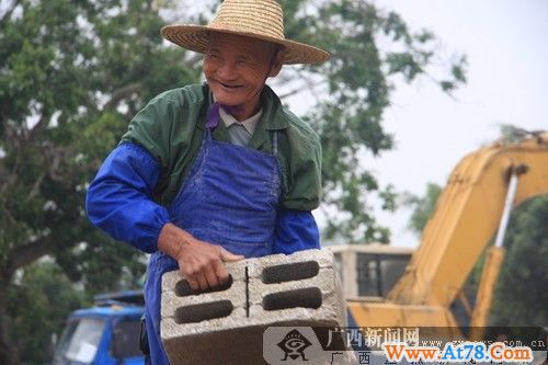 (抗旱报道)扶绥:军民共抗旱 演绎鱼水情(组图)