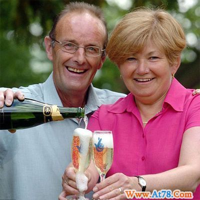 英汉挥霍900万镑彩票大奖 离婚被骗潦倒去世(组图)