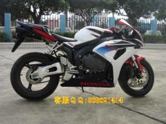 鸿兴车行大热卖本田CBR1000RR 摩托车