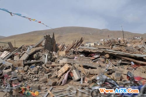 青海玉树地震已造成589人死亡 10万灾民需安置