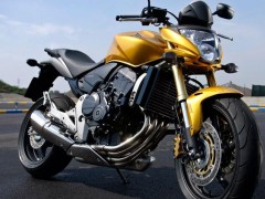 诚售本田摩托车黄蜂600