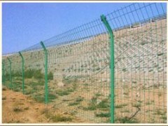 供应公路护栏网 浸塑护栏网 铁路护栏网