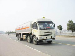 解放前四后八油车（25-35立方）