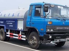 东风平头145型高压清洗车