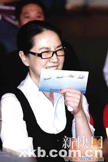 母亲节星妈晒幸福狄波拉赞柏芝钟镇涛女儿催婚