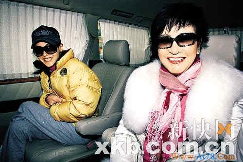 母亲节星妈晒幸福狄波拉赞柏芝钟镇涛女儿催婚