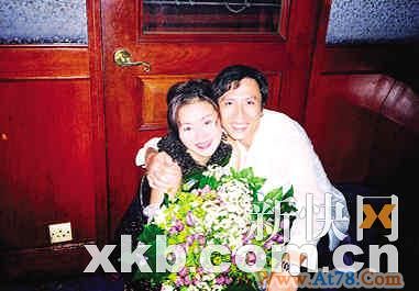 甄子丹3段情：闪婚前妻有1子曾跪地求爱万绮雯