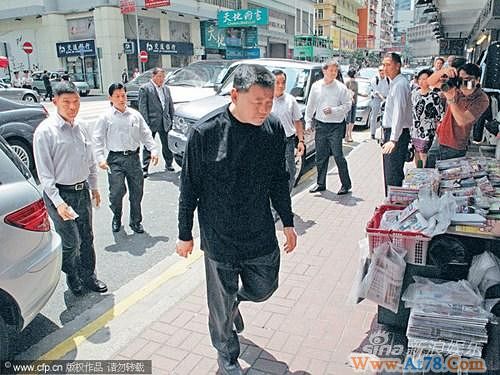 刘銮雄庆母亲节吕丽君被传怀男胎母凭子贵(图)