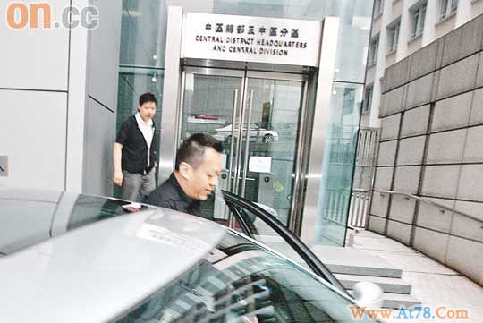 徐淑敏老公黄浩涉嫌普通袭击被带到警署助查