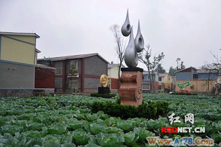 四川都江堰震后新农村堪比高档别墅区(图)