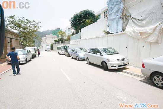 张柏芝产期延后婆婆狄波拉赞其是好妈妈(图)