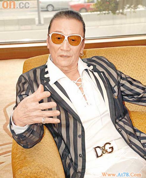 张柏芝产期延后婆婆狄波拉赞其是好妈妈(图)