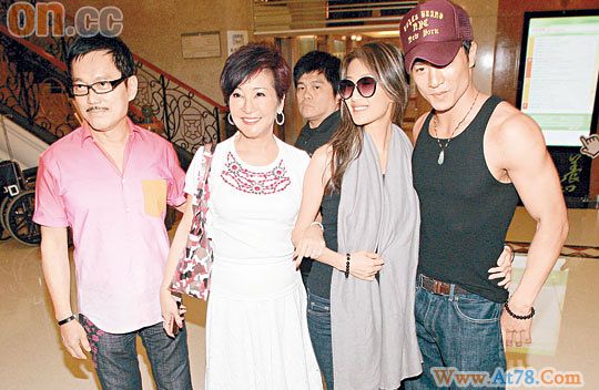 谢婷婷送花贺张柏芝透露谢霆锋心情特别好(图)