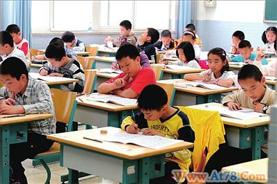 北京1700名小学生赶考神童班(图)