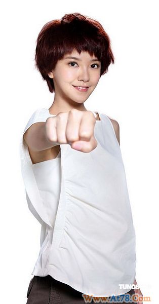 郭采洁乐当平胸美女获封反毒大使不碰比基尼