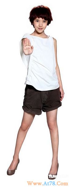 郭采洁乐当平胸美女获封反毒大使不碰比基尼