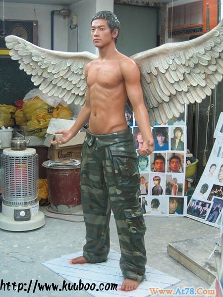 Rain参加名店开业庆典新发型宣传新碟(图)