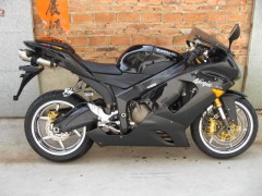 出售进口川崎 ZX－636R摩托车 特价：￥3000元