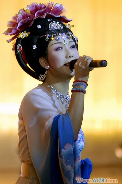 李玉刚评“伪娘”：非常尊重那是一种生活方式