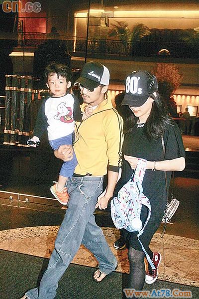 张柏芝避过媒体秘密出院谢霆锋开工拍广告(图)