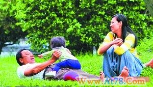 郭台铭携妻女郊游踏青曾馨莹二胎或是女儿(图)