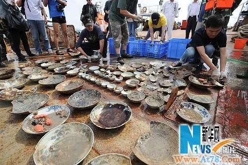 明代沉船南澳1号出水景德镇窑系青花瓷