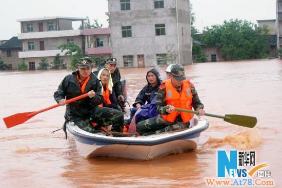 江西今年降雨创历史新高近500万人受灾(组图)