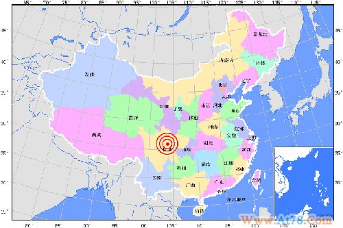 四川发生5.0级地震有市民从家中跑到大街上