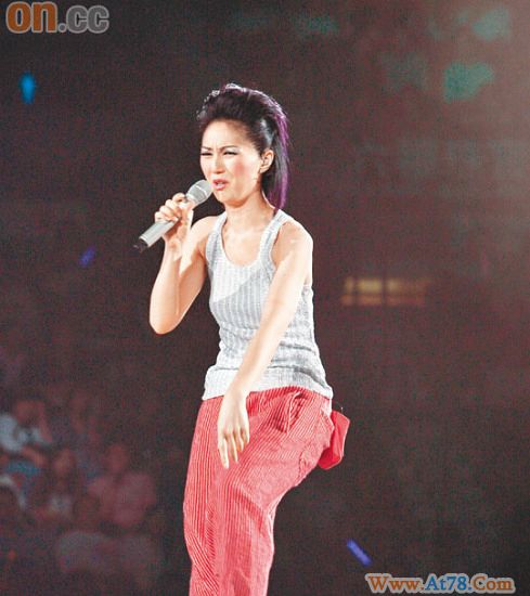 杨千嬅哮喘病发录音失水准欲回收次货(图)