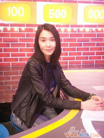 陈丽娜做客《谁是主角》温柔客串娱乐主持