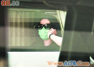 张柏芝露面并未爆肥接受采访笑称可生80个(图)