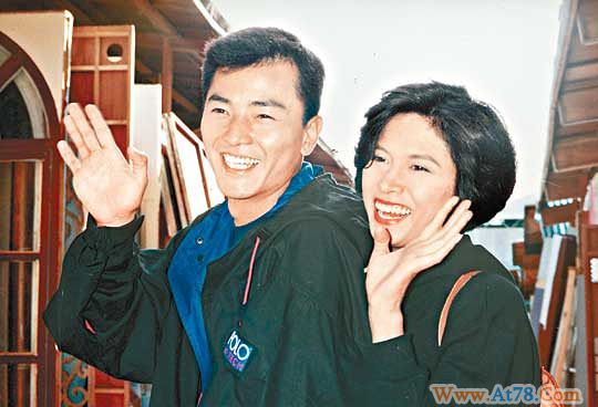 郑伊健曾经是非缠身人气直落谷底(图)