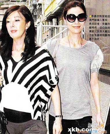 李嘉欣牵线搭桥姐姐奉子嫁“眼镜大王”