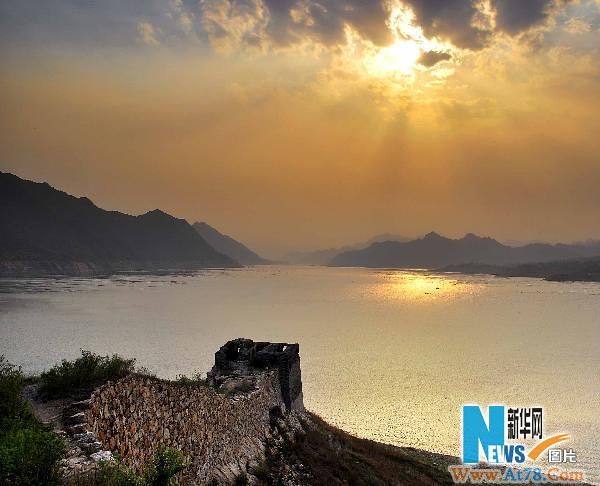 河北潘家口水库“水下长城”主体再次浮出水面(图)