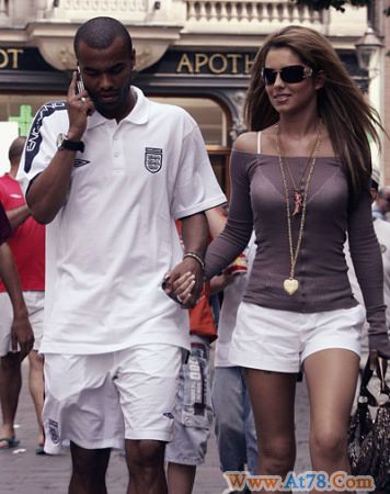 谢丽尔-科尔被曝已申请离婚带新欢回家小住