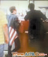 郑秀文许志安再曝复合情侣装现身北京被拍(图)