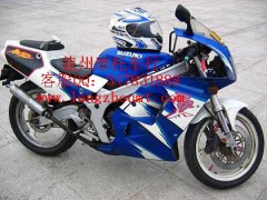 销售铃木 RG125 摩托车