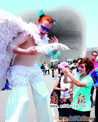 世博满月见证4项改变参观人数屡创新高(组图)