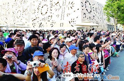世博满月见证4项改变参观人数屡创新高(组图)