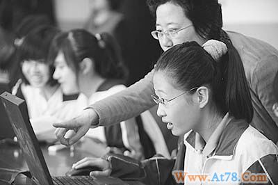 调查称仅3成受访者满意当年所选高考专业