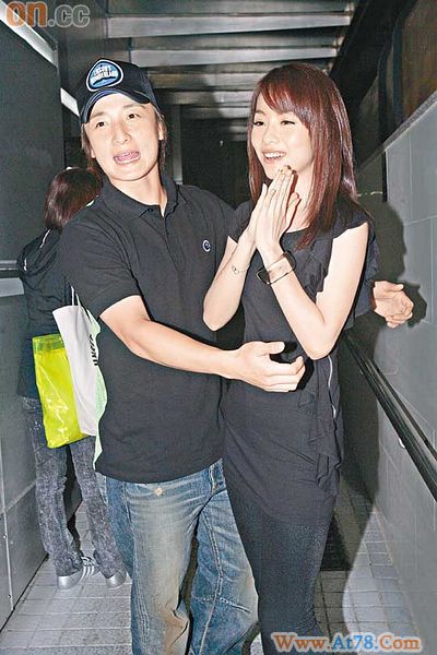 邓丽欣微博上载证据澄清未与方力申结婚(图)