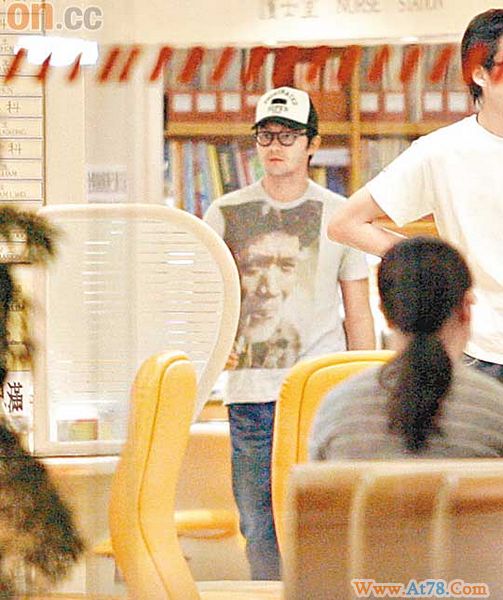 张智霖神秘现身养和医院袁咏仪称儿子受伤(图)