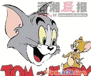 儿童节80后网友掀怀旧风 晒小学课本和明星贴画