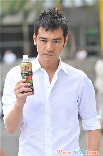 金城武骑大象代言好莱坞豪华阵容打造广告大片