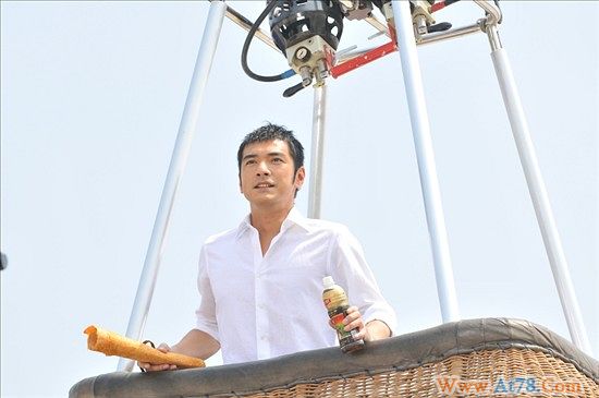 金城武骑大象代言好莱坞豪华阵容打造广告大片