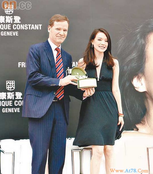 舒淇杭州现身自曝爱收藏手表(图)