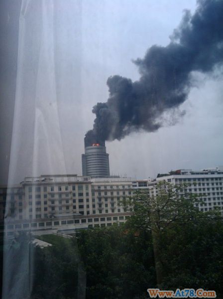 广东省电台顶楼突发大火 目前伤亡不明(组图)