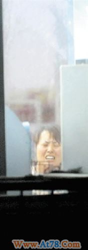 郑州1名男子劫持人质与警方对峙(组图)