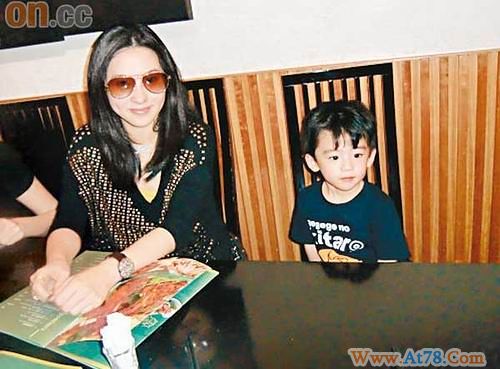 张柏芝极速瘦身准备复工Lucas乖巧陪逛街(图)