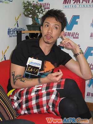 张继聪做客电台节目自曝让儿停学